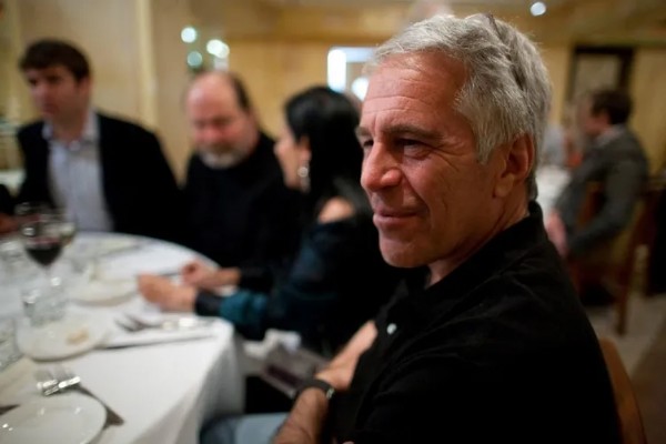 Epstein Çiftliği'nde Yeni Skandal Ortaya Çıktı! Gizemli Silahlar Çalındı